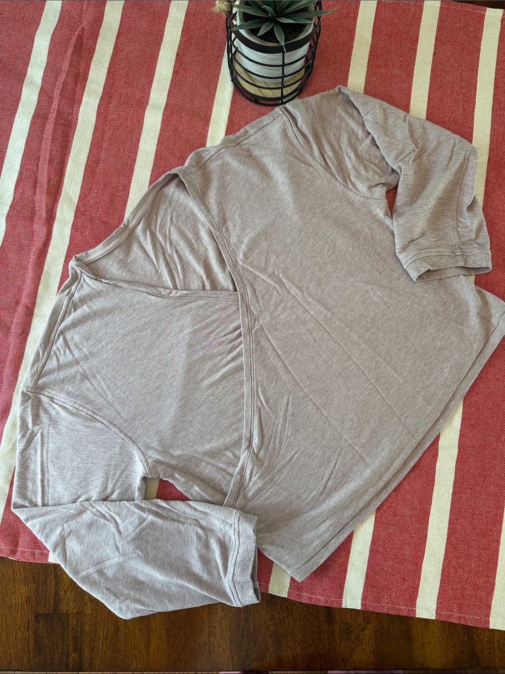 Lululemon women’s BeCalm Wrap-Front Long Sleeve Heathered Porcelain Pink SzXL